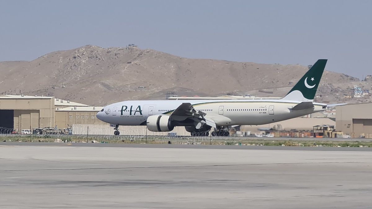 Video: V Kábulu přistál poprvé od nástupu Tálibánu k moci komerční let